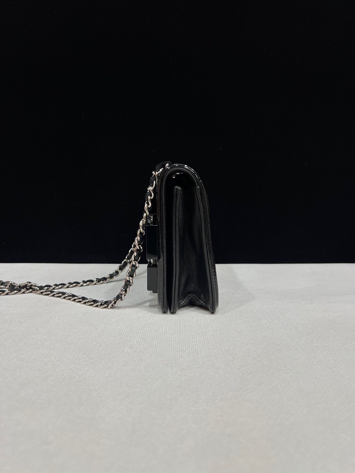 Chanel Pre-loved Bag Very good condition Size ONE SIZE - 5 Thumbnail
