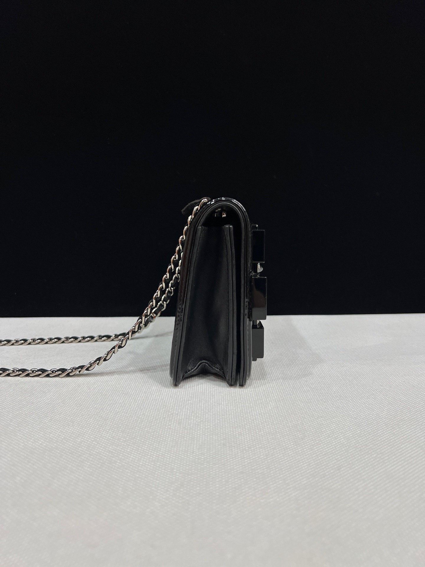 Chanel Pre-loved Bag Very good condition Size ONE SIZE - 4 Thumbnail