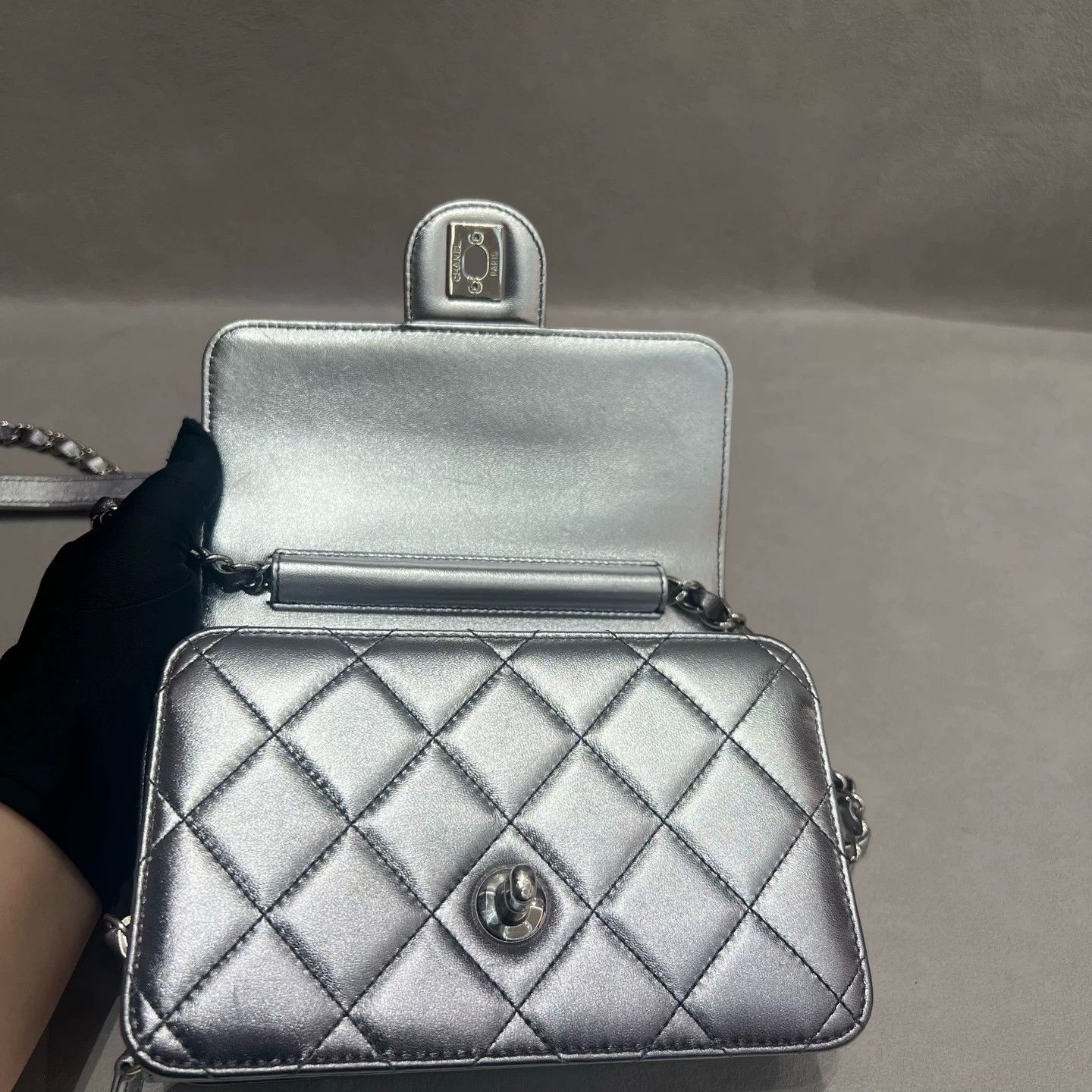 Chanel Pre-loved Bag Very good condition Size ONE SIZE - 2 Thumbnail