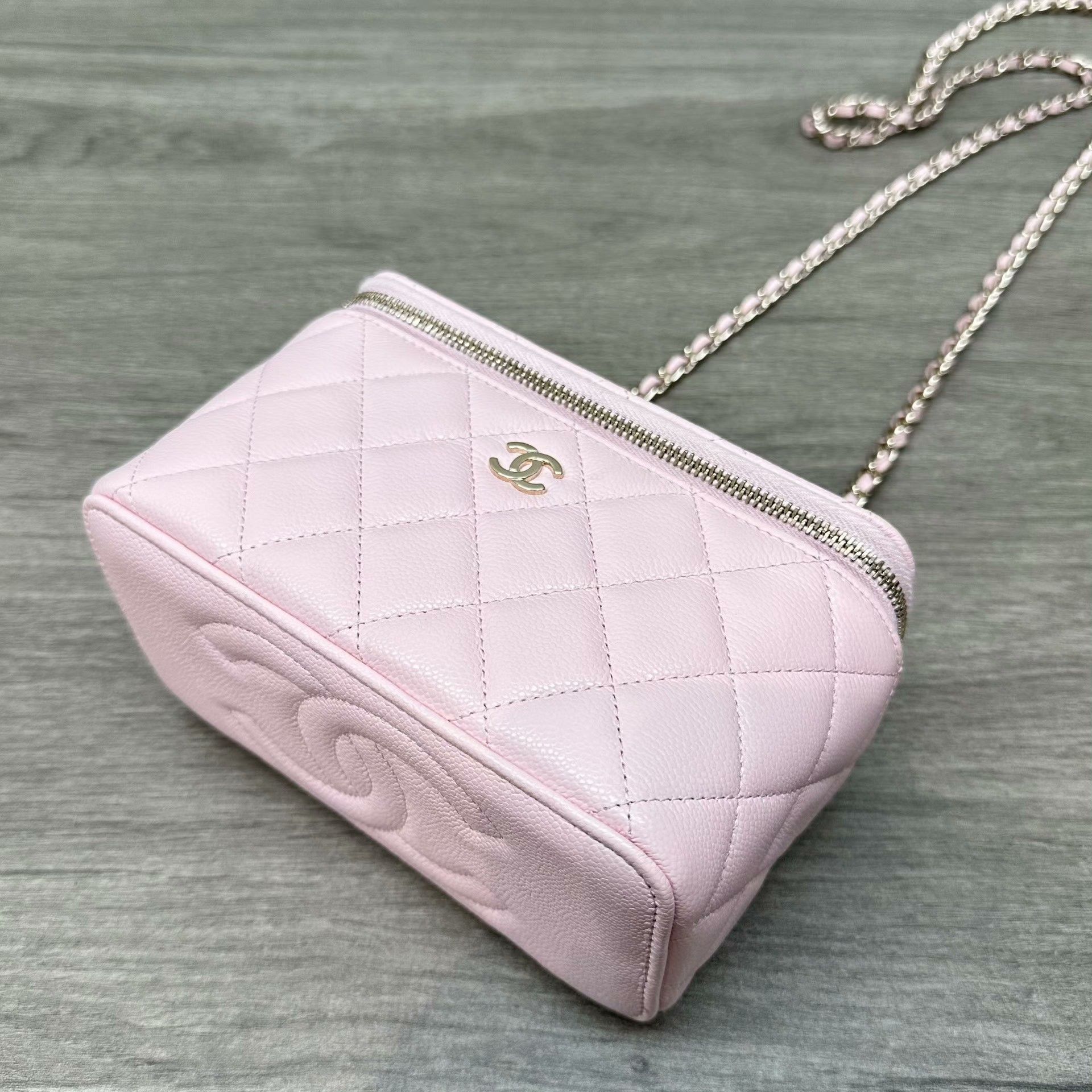 Chanel Pre-loved Bag Very good condition Size ONE SIZE - 4 Thumbnail