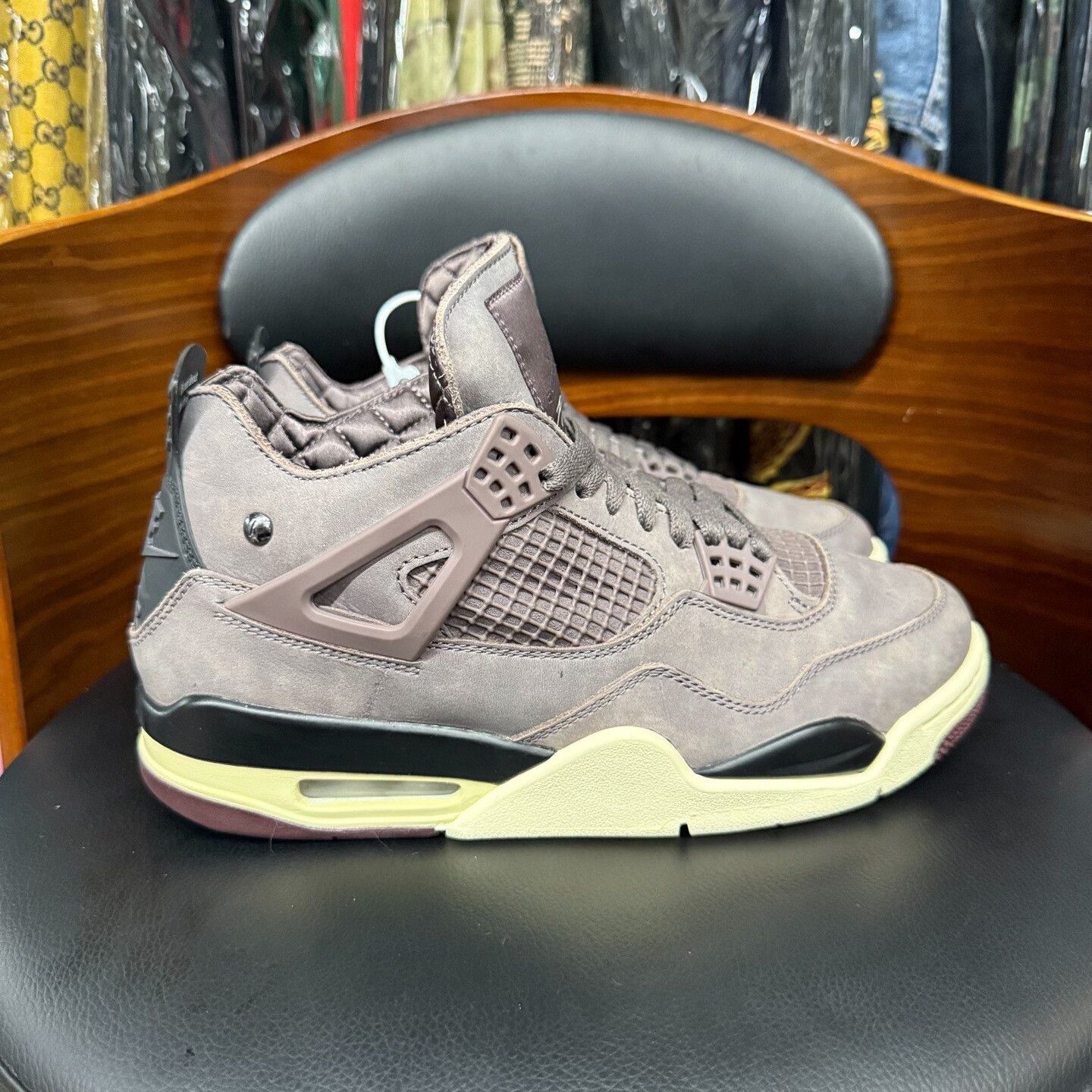 Nike Nike AJ4 Collab Red Lowtop Sneakers 8.5 Men Size US 8.5 / EU 41-42 - 4 Thumbnail