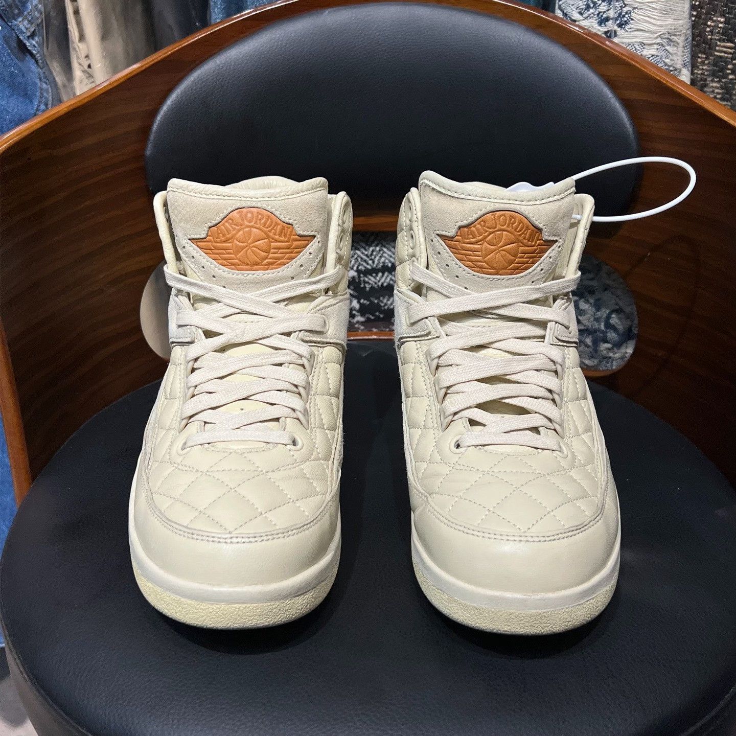 Nike Nike AJ2 Beige Lowtop Sneakers 9.5 Men Size US 9.5 / EU 42-43 - 2 Thumbnail