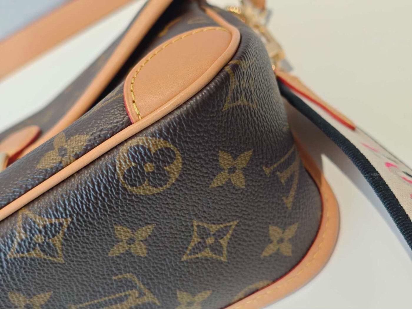 Louis Vuitton Pre-loved Bag Very good condition Size ONE SIZE - 7 Thumbnail