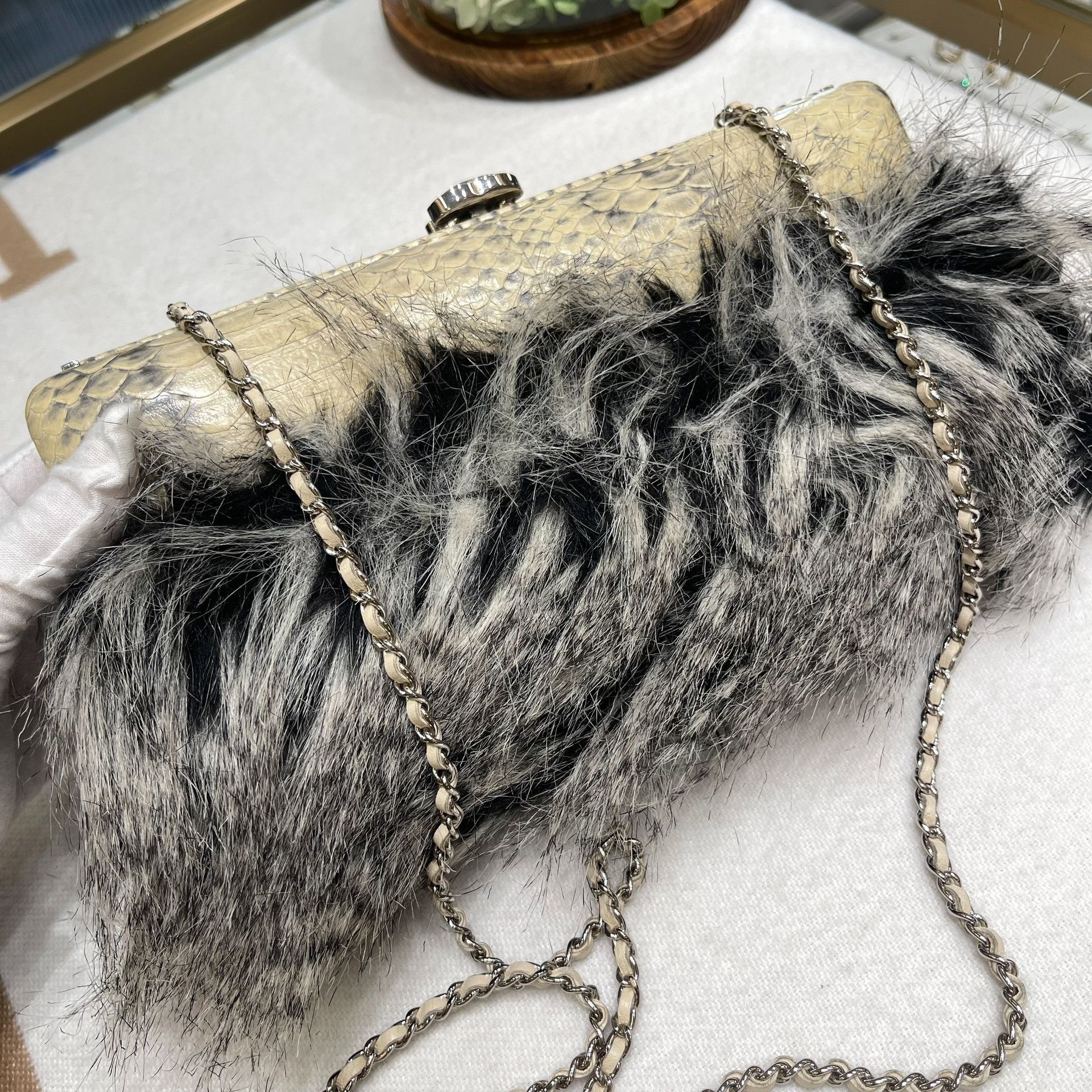 Chanel Pre-loved Bag Very good condition Size ONE SIZE - 3 Thumbnail