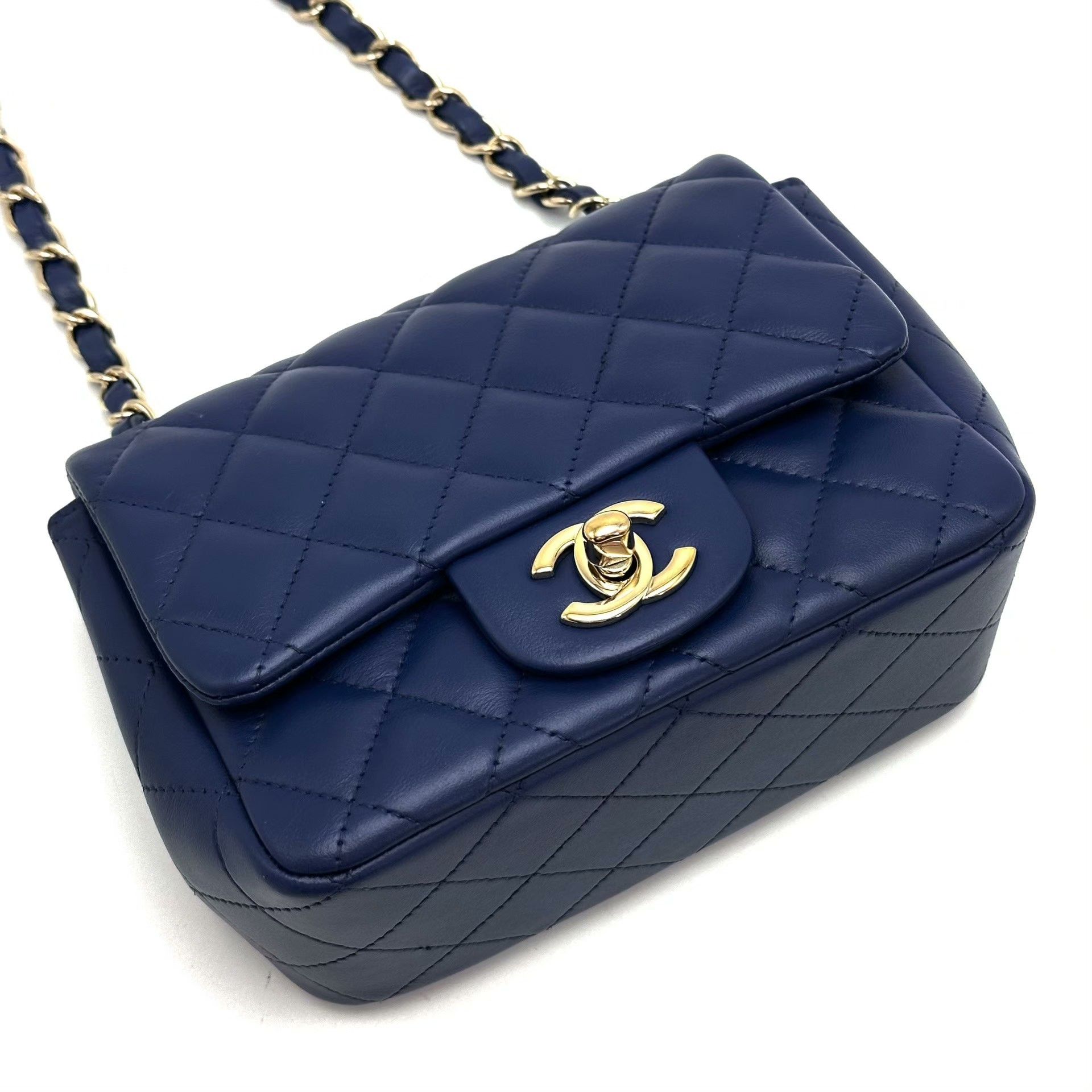 Chanel Pre-loved Bag Very good condition Size ONE SIZE - 4 Thumbnail