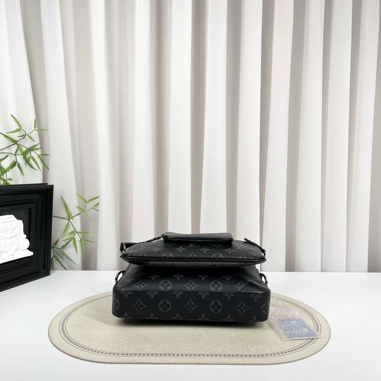 Louis Vuitton Pre-loved Bag Very good condition Size ONE SIZE - 3 Thumbnail