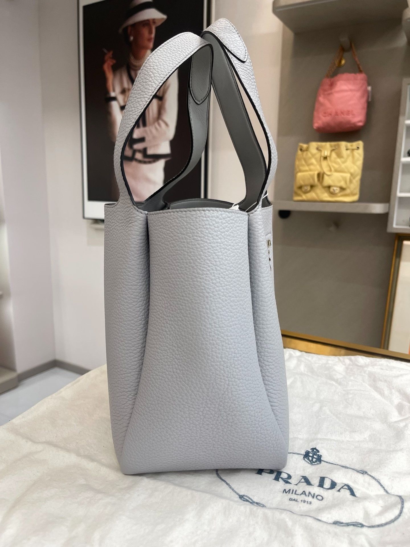 Prada Pre-loved Bag Very good condition Size ONE SIZE - 2 Thumbnail