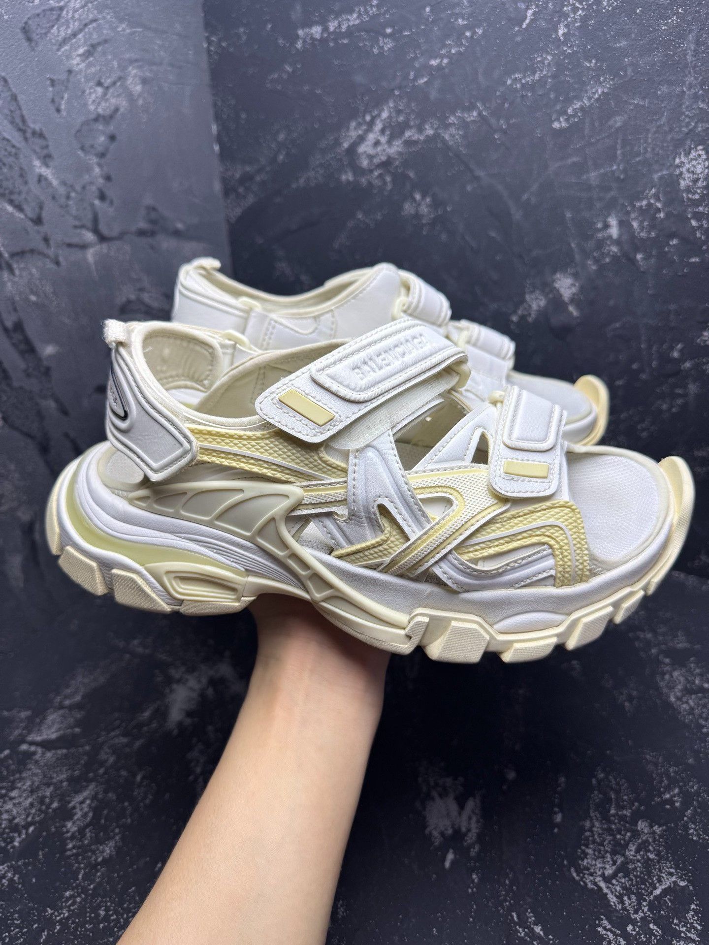 Balenciaga Balenciaga White Sandals 5 Men Size US 5 / EU 37 - 7 Thumbnail