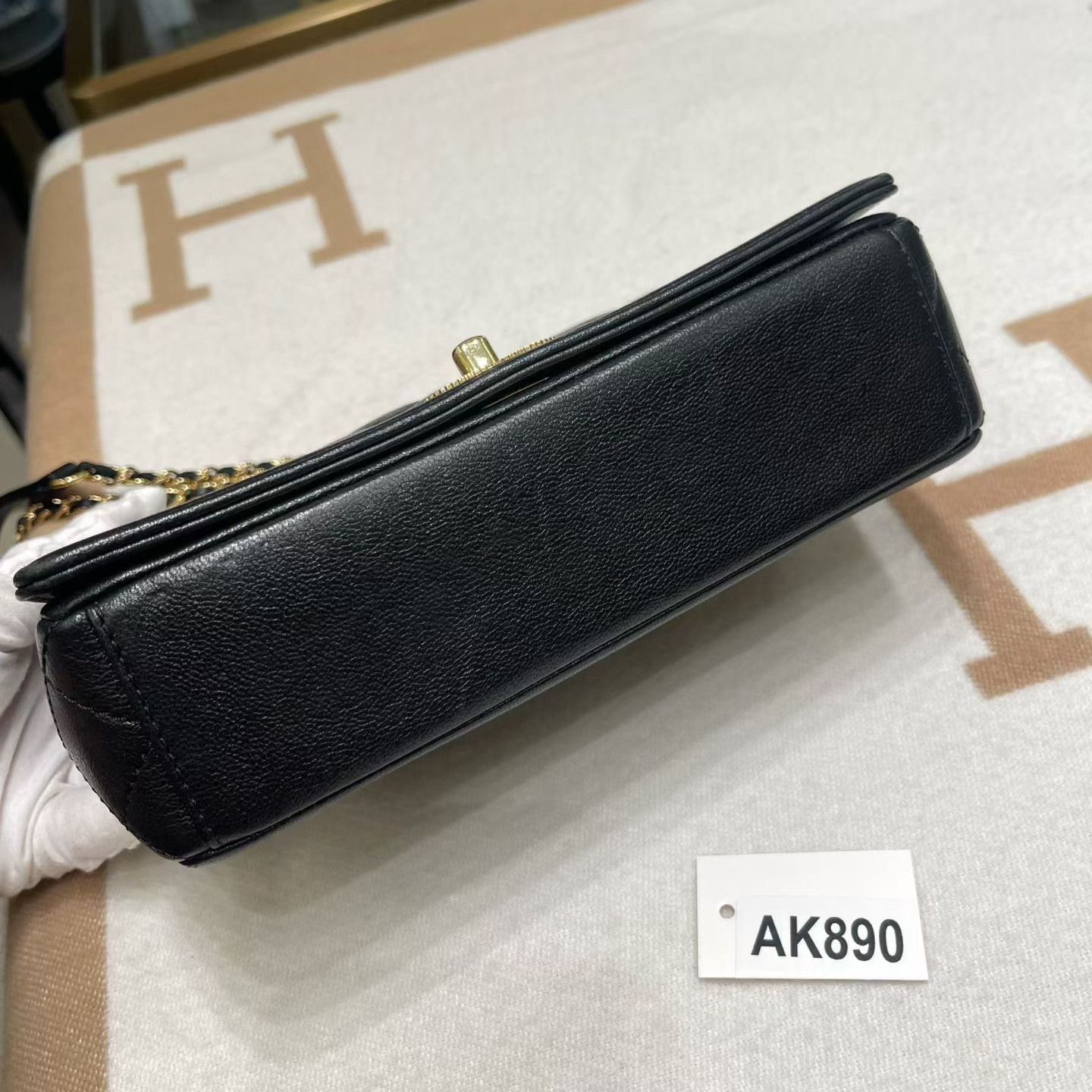Chanel Pre-loved Bag Very good condition Size ONE SIZE - 3 Thumbnail