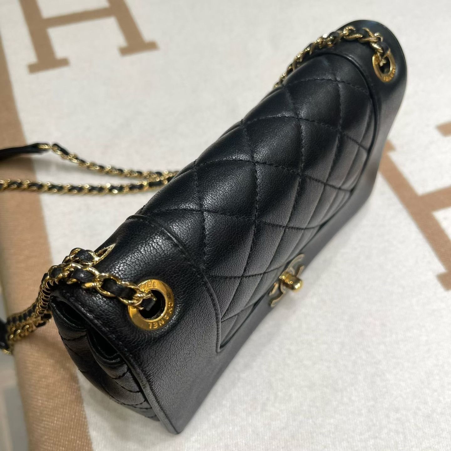 Chanel Pre-loved Bag Very good condition Size ONE SIZE - 4 Thumbnail