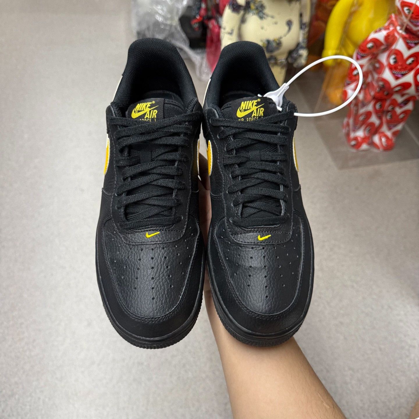 Nike Nike AF1 Limited Yellow Lowtop Sneakers 10.5 Men Size US 10.5 / EU 43-44 - 5 Thumbnail