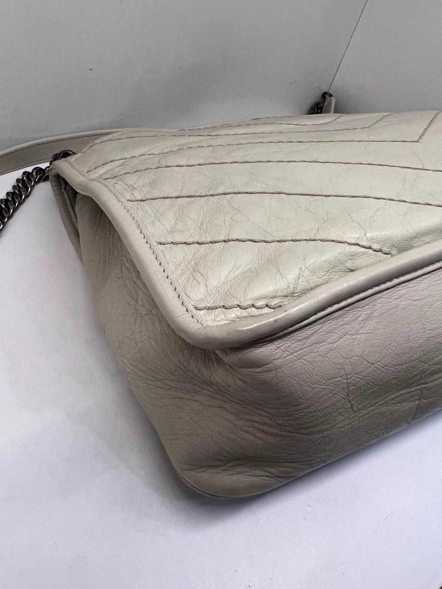 Saint Laurent Paris Pre-loved Bag Very good condition Size ONE SIZE - 8 Thumbnail