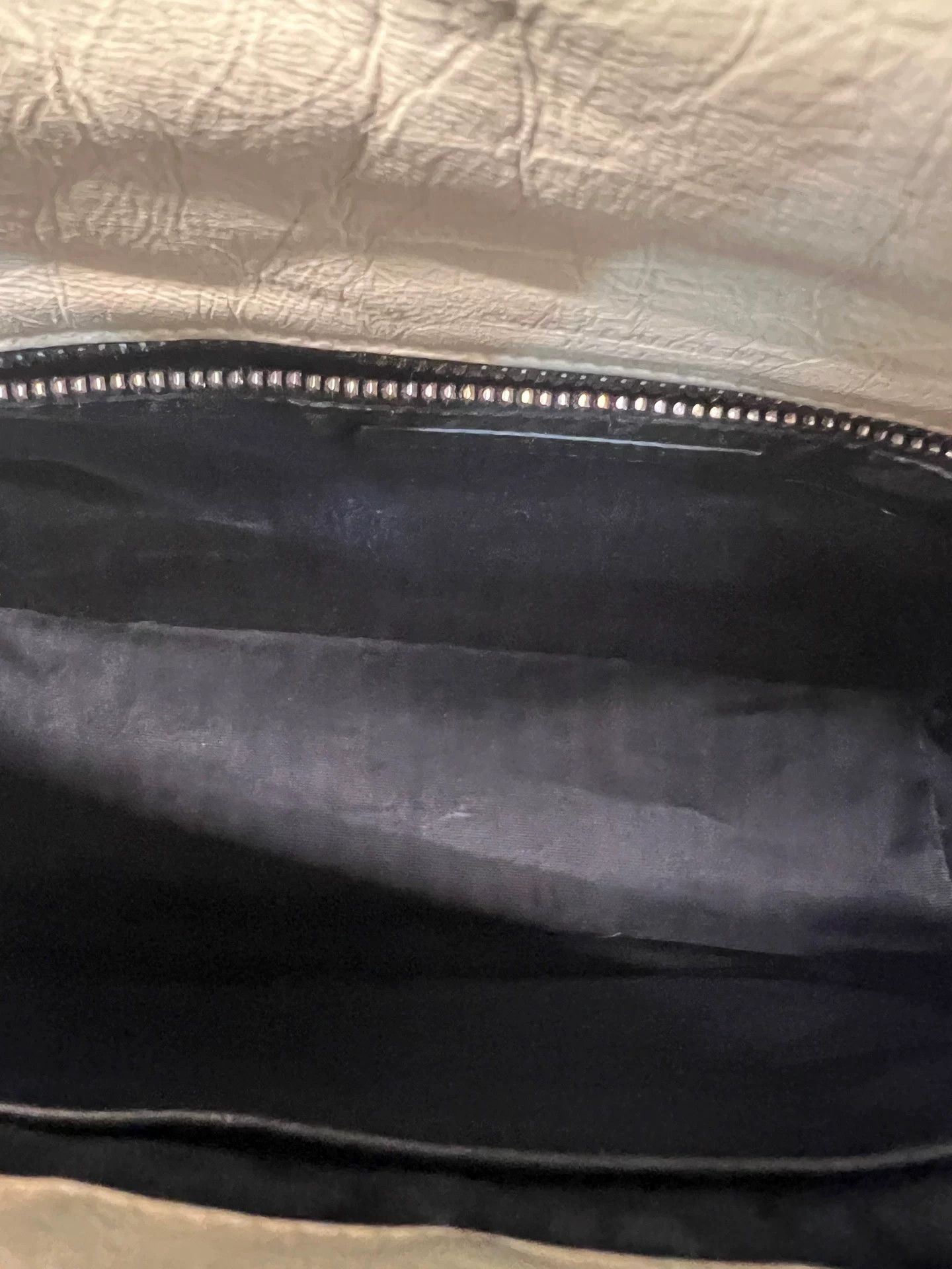 Saint Laurent Paris Pre-loved Bag Very good condition Size ONE SIZE - 5 Thumbnail