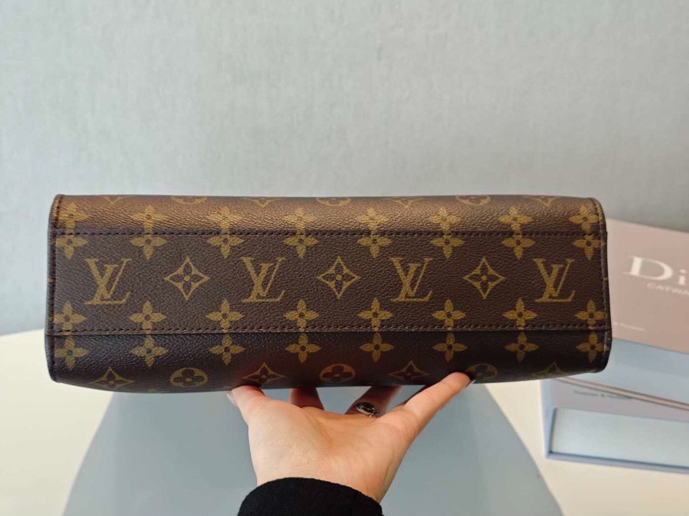 Louis Vuitton Pre-loved Bag Very good condition Size ONE SIZE - 4 Thumbnail