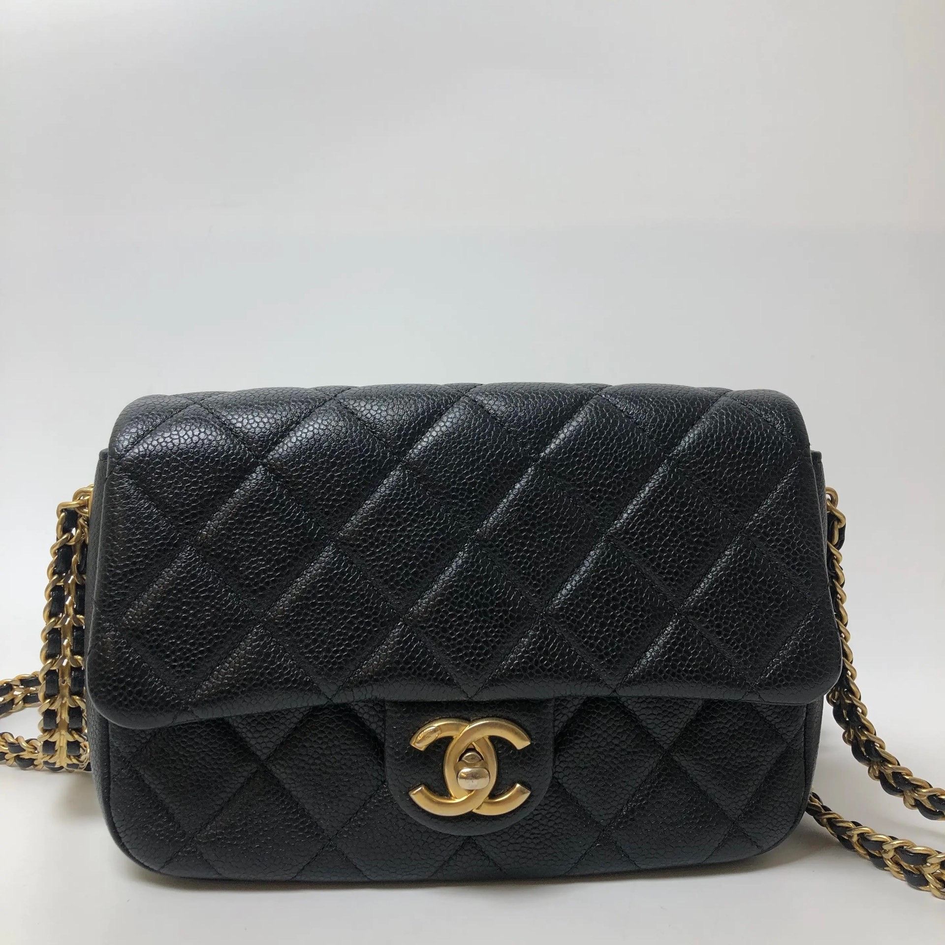 Chanel Pre-loved Bag Very good condition Size ONE SIZE - 2 Thumbnail