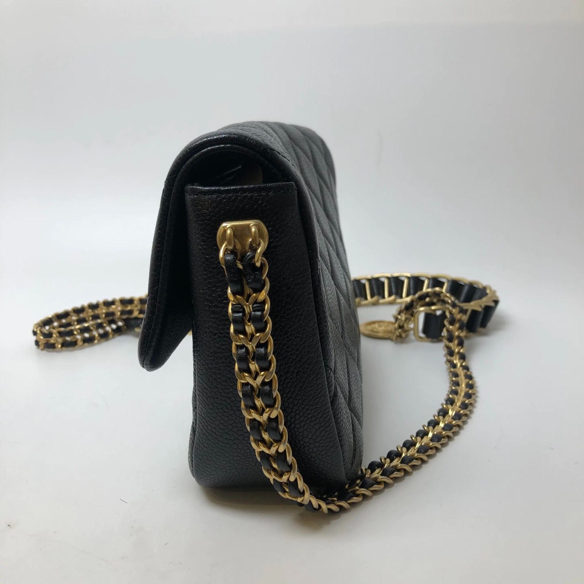 Chanel Pre-loved Bag Very good condition Size ONE SIZE - 5 Thumbnail