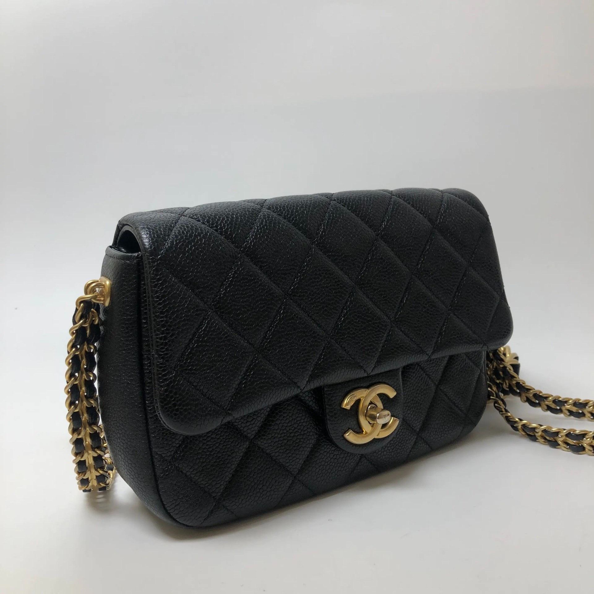 Chanel Pre-loved Bag Very good condition Size ONE SIZE - 3 Thumbnail
