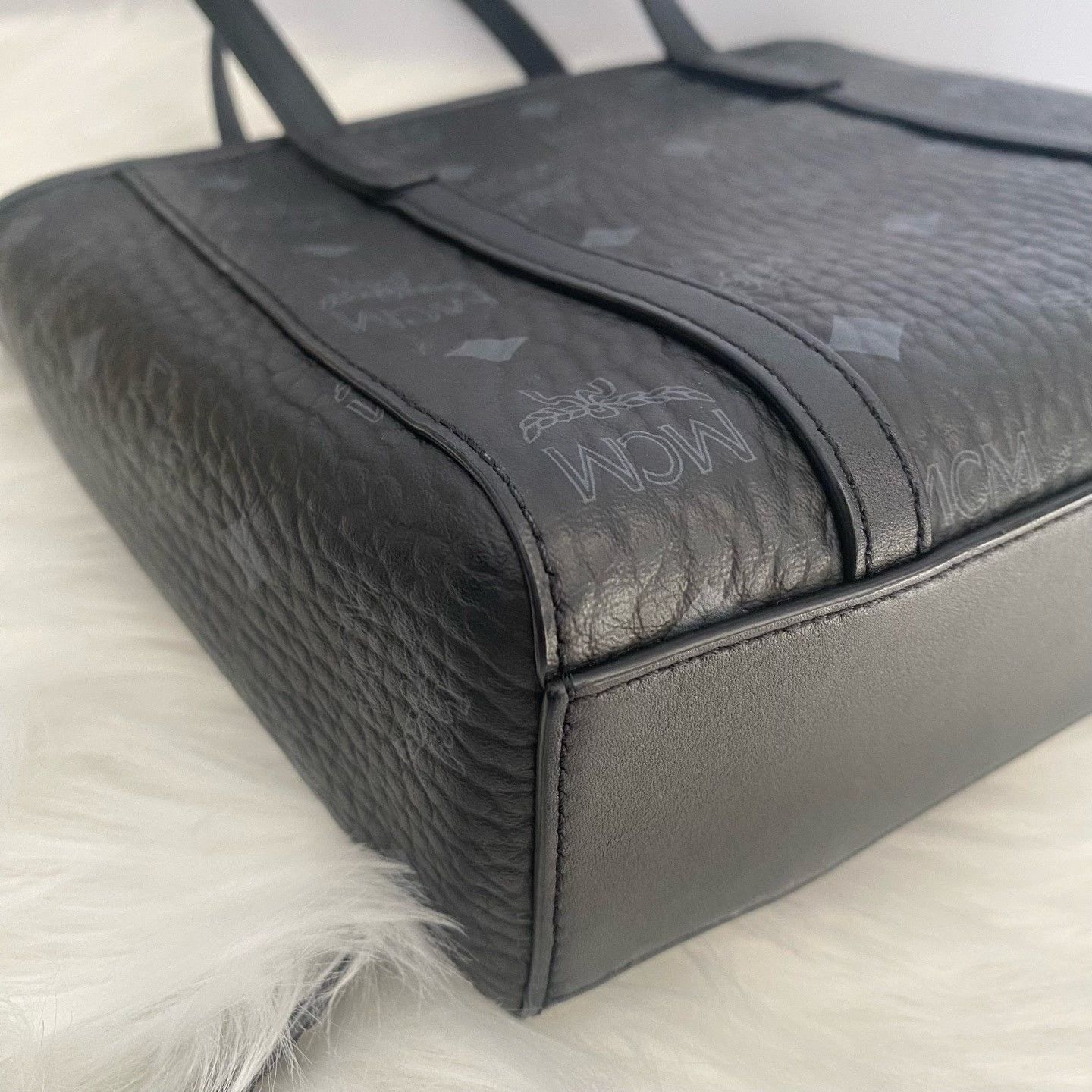 MCM Pre-loved Bag Very good condition Size ONE SIZE - 6 Thumbnail