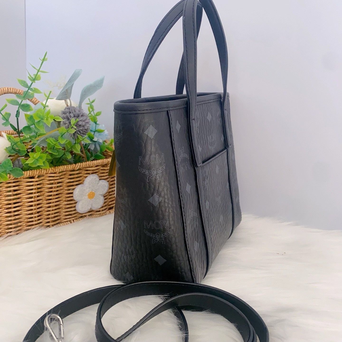 MCM Pre-loved Bag Very good condition Size ONE SIZE - 4 Thumbnail