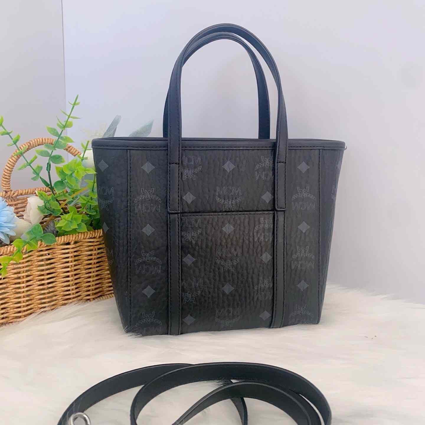MCM Pre-loved Bag Very good condition Size ONE SIZE - 3 Thumbnail