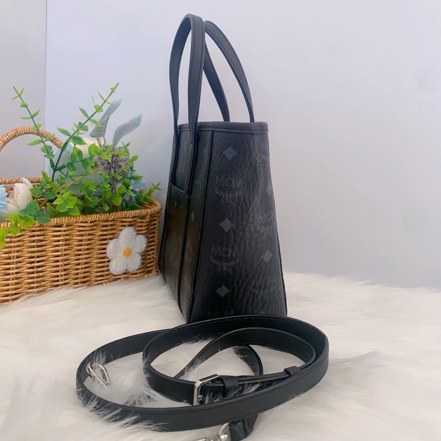 MCM Pre-loved Bag Very good condition Size ONE SIZE - 2 Thumbnail