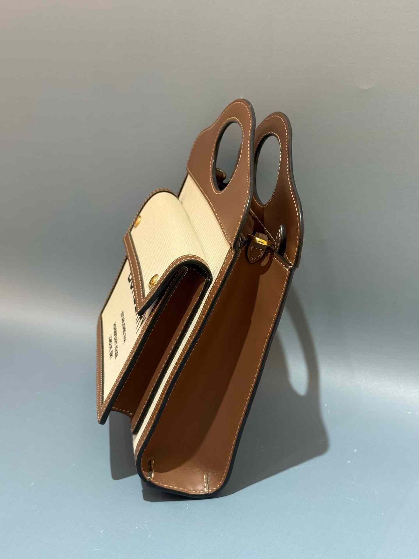 Burberry Pre-loved Bag Very good condition Size ONE SIZE - 3 Thumbnail