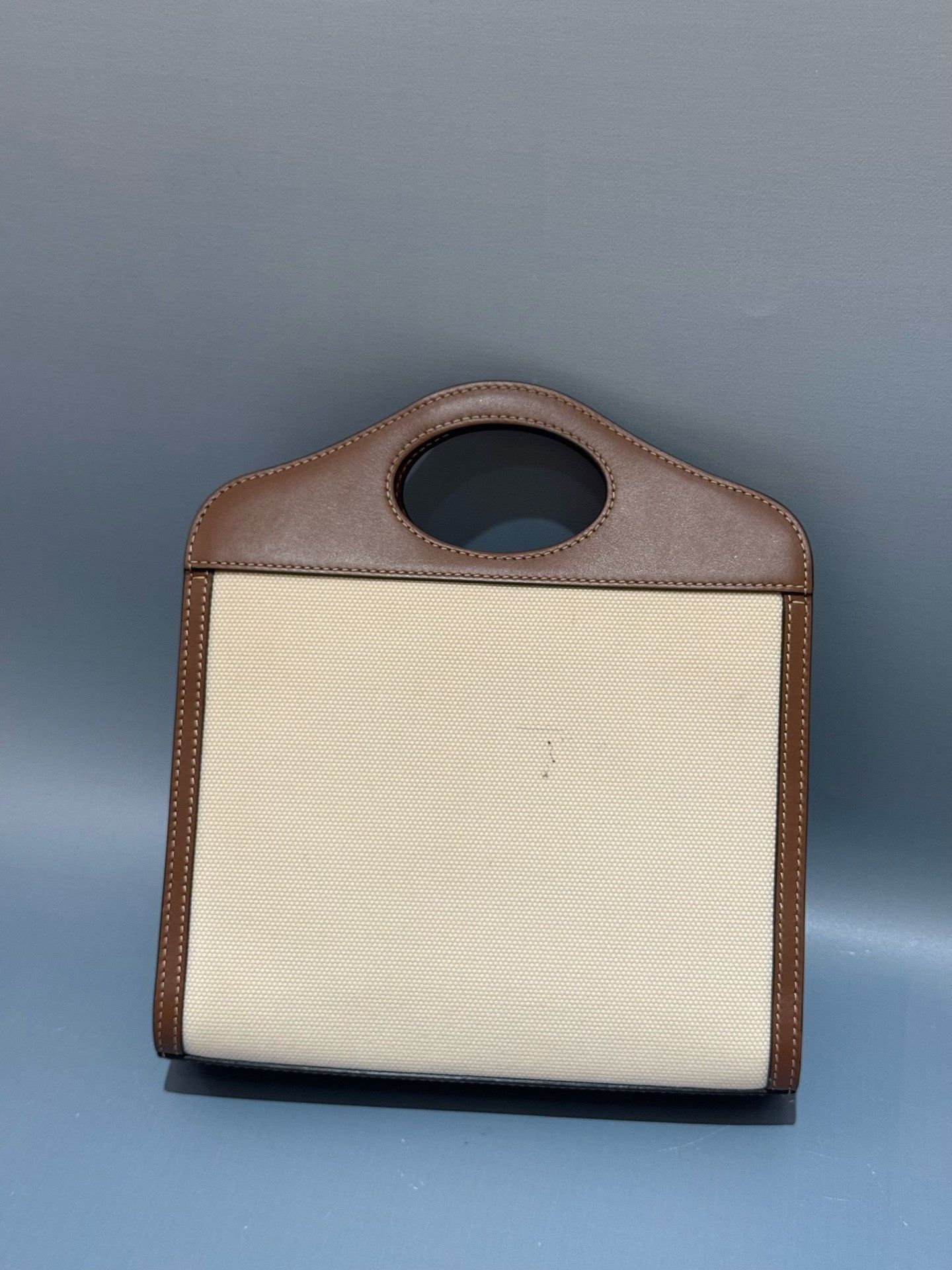 Burberry Pre-loved Bag Very good condition Size ONE SIZE - 4 Thumbnail