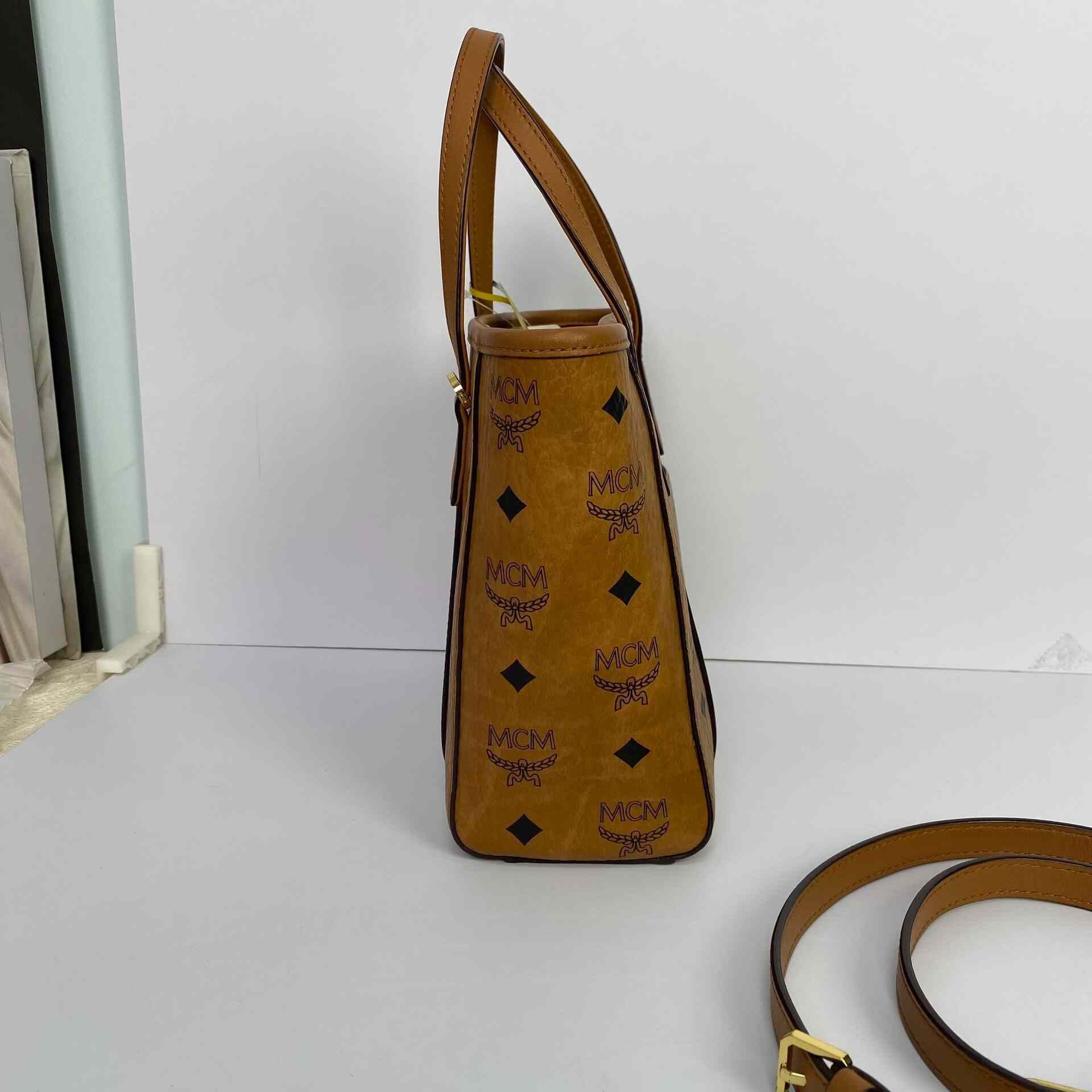 MCM Pre-loved Bag Very good condition Size ONE SIZE - 7 Thumbnail