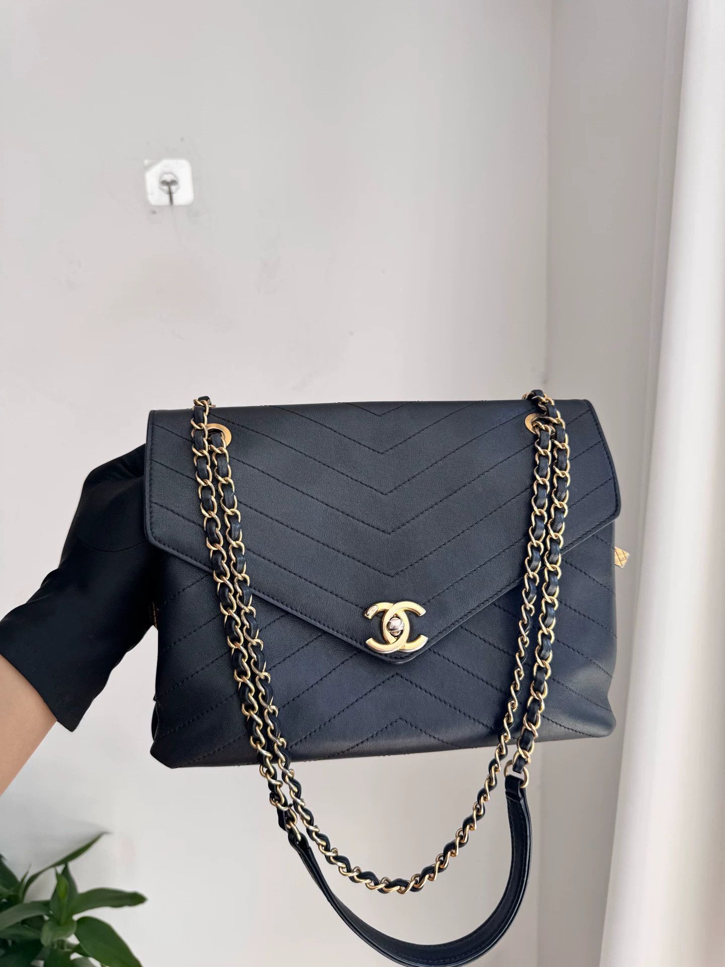 Chanel Pre-loved Bag Very good condition Size ONE SIZE - 4 Thumbnail