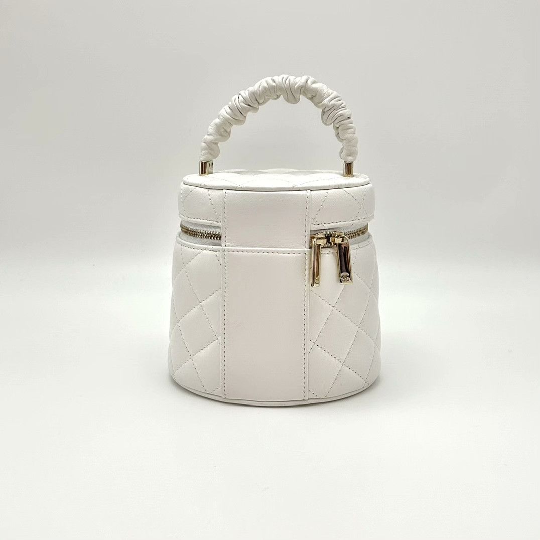 Chanel Pre-loved Bag Very good condition Size ONE SIZE - 2 Thumbnail