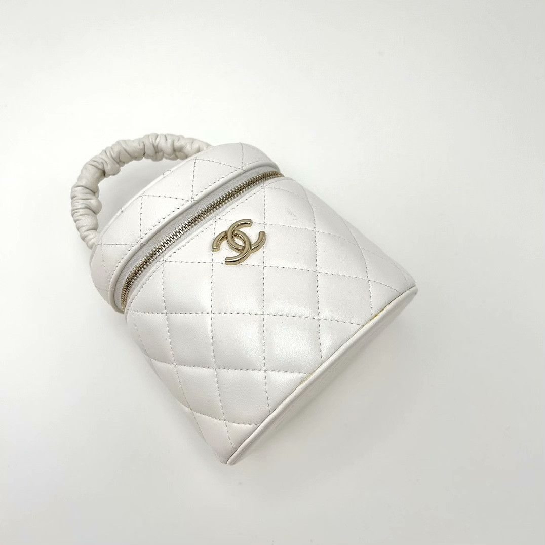 Chanel Pre-loved Bag Very good condition Size ONE SIZE - 4 Thumbnail