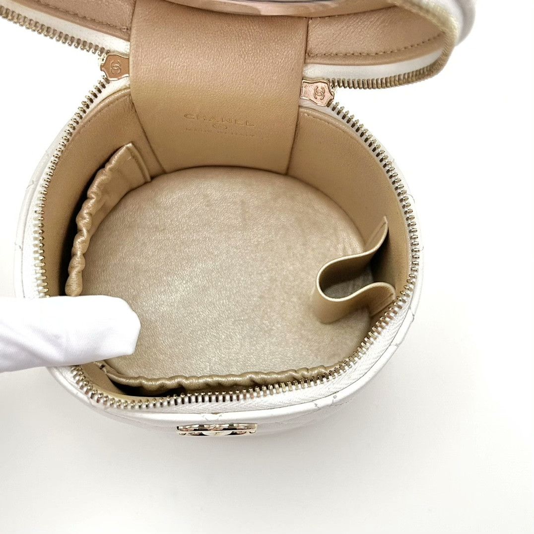 Chanel Pre-loved Bag Very good condition Size ONE SIZE - 6 Thumbnail