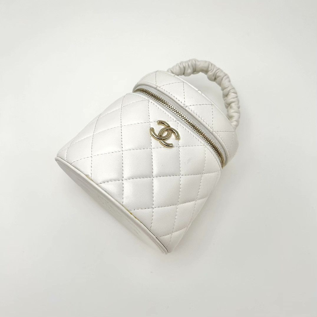 Chanel Pre-loved Bag Very good condition Size ONE SIZE - 3 Thumbnail