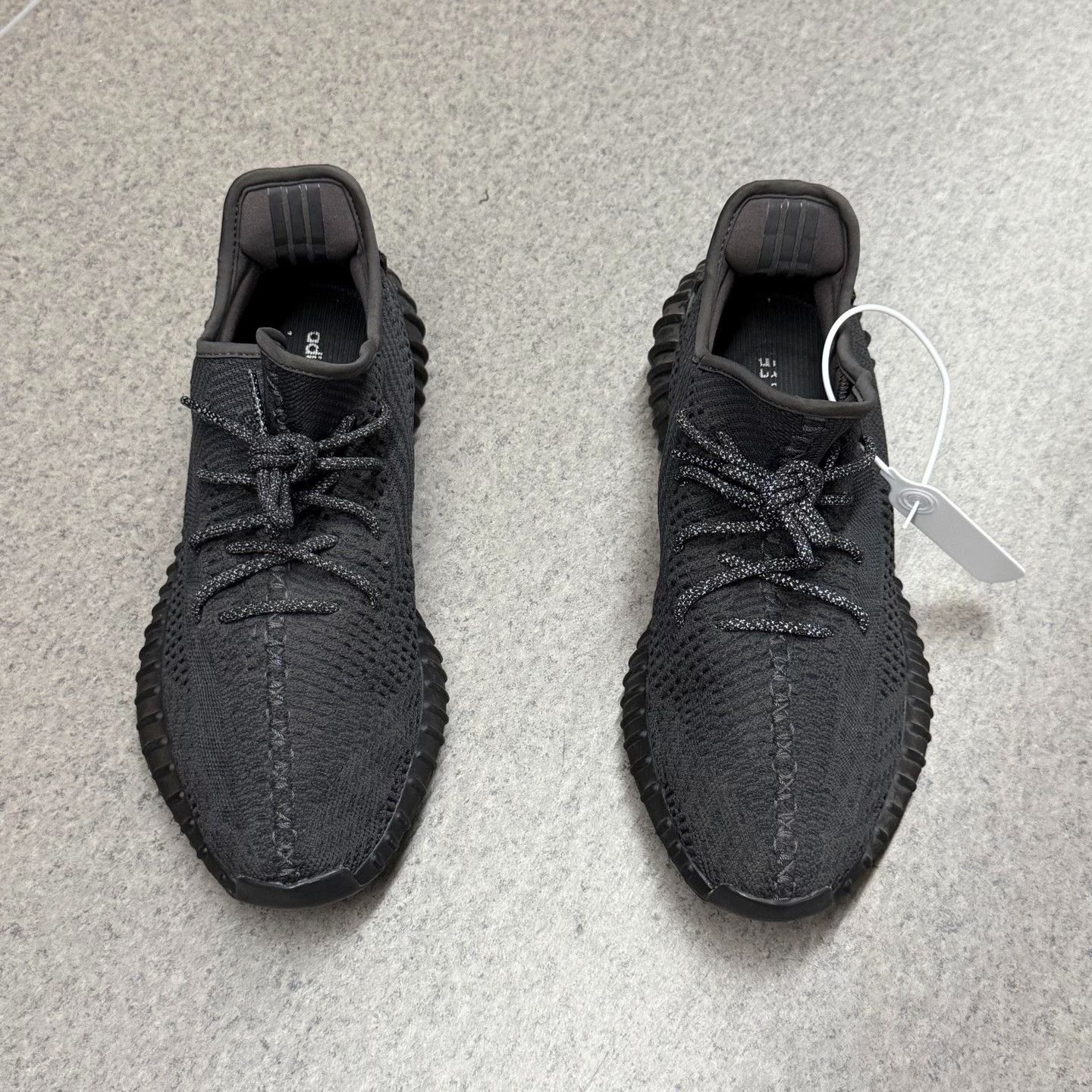 Adidas Adidas YEEZY350 Black Lowtop Sneakers 12 Men Size US 12 / EU 45 - 5 Thumbnail