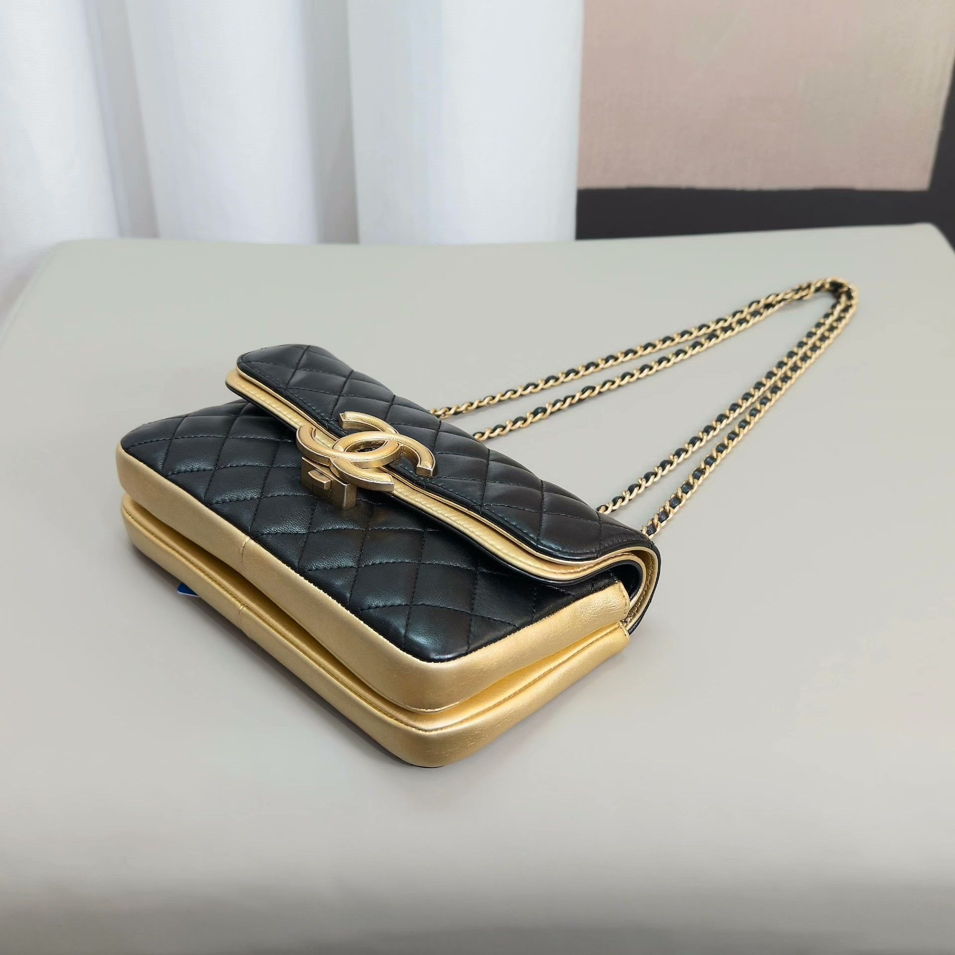 Chanel Pre-loved Bag Very good condition Size ONE SIZE - 4 Thumbnail