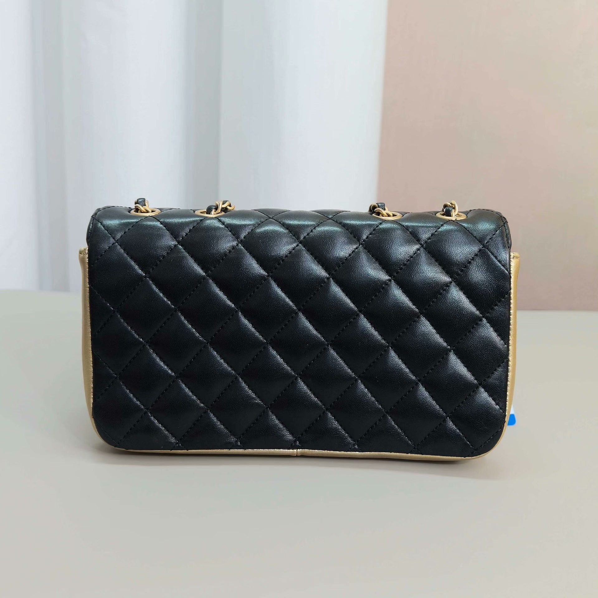 Chanel Pre-loved Bag Very good condition Size ONE SIZE - 2 Thumbnail