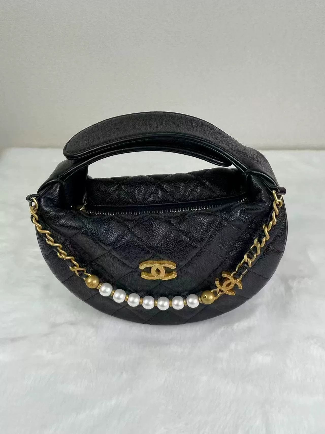 Chanel Pre-loved Bag Very good condition Size ONE SIZE - 2 Thumbnail