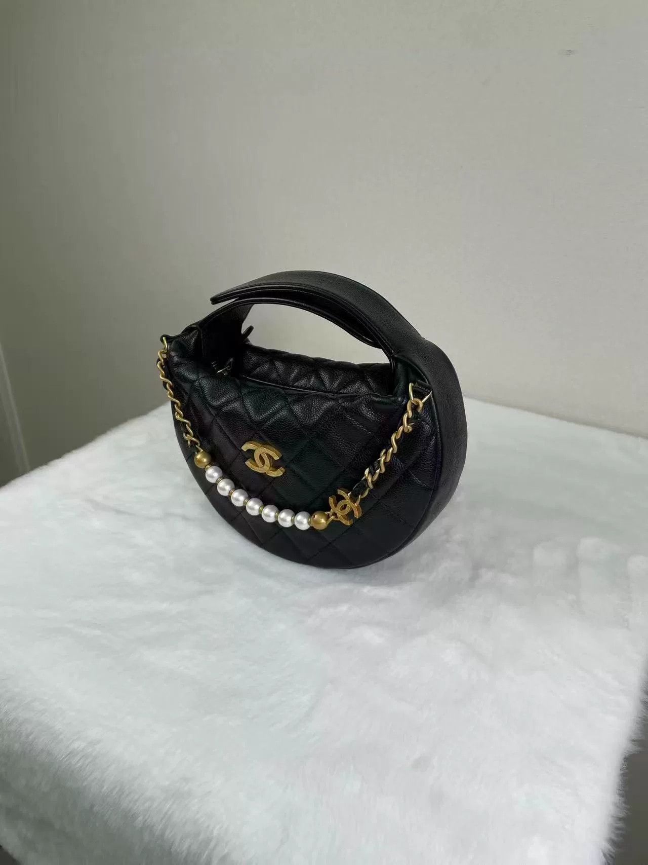 Chanel Pre-loved Bag Very good condition Size ONE SIZE - 7 Thumbnail