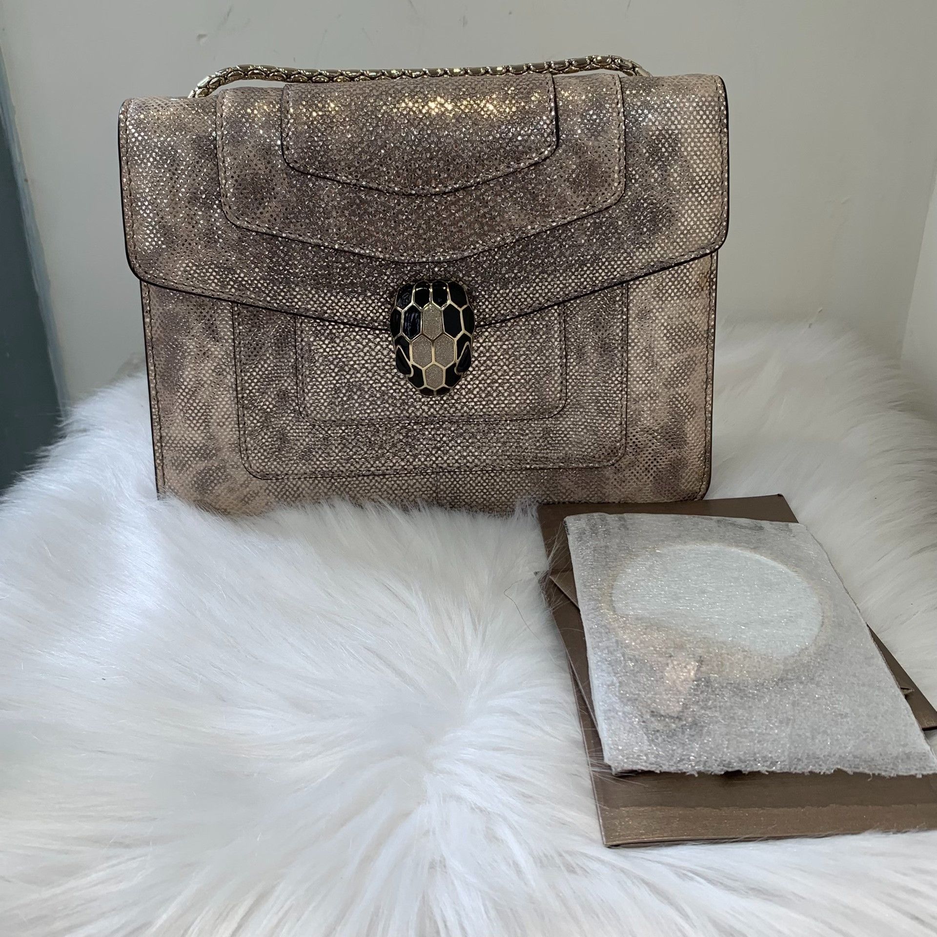 Bvlgari Pre-loved Bag Very good condition Size ONE SIZE - 7 Thumbnail
