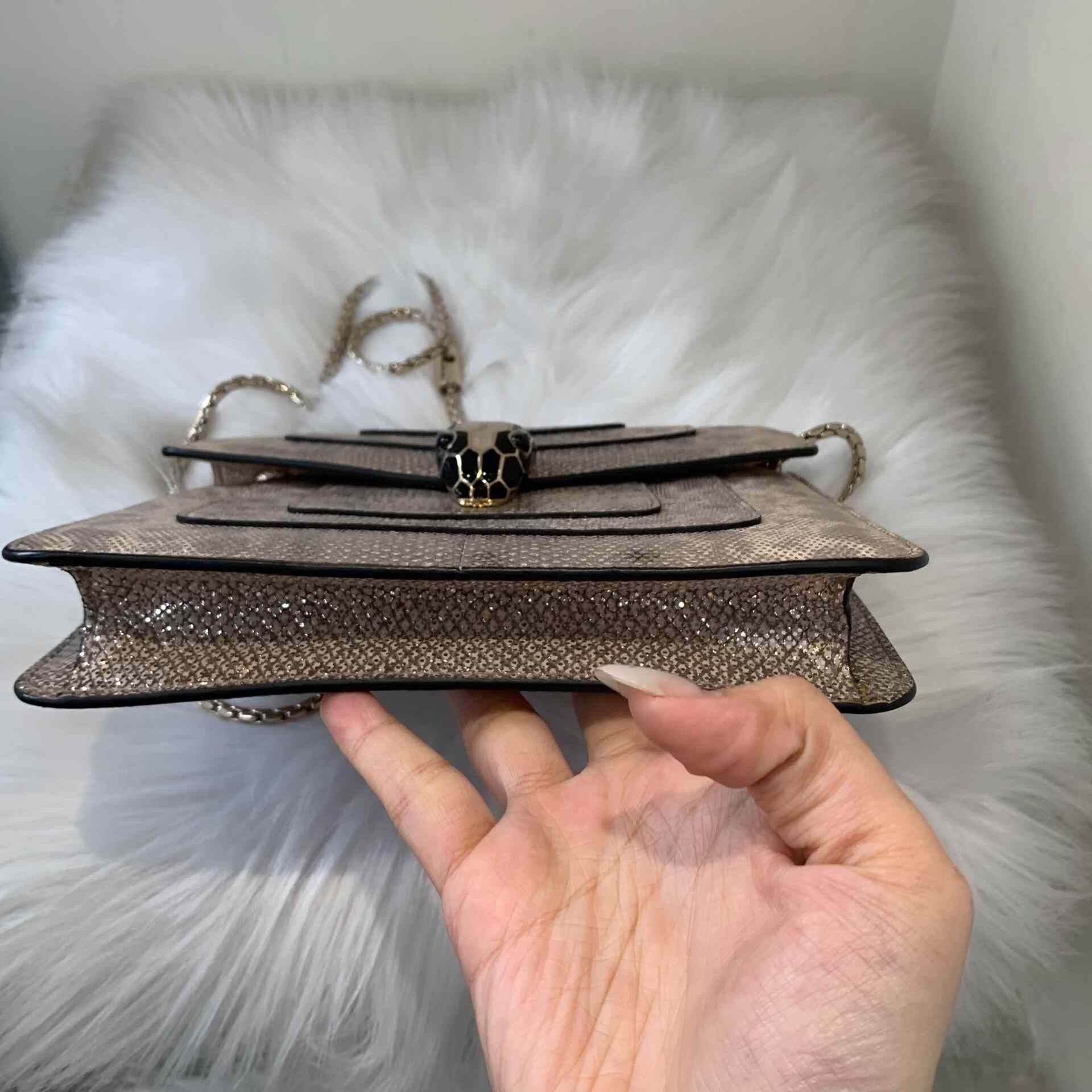 Bvlgari Pre-loved Bag Very good condition Size ONE SIZE - 4 Thumbnail