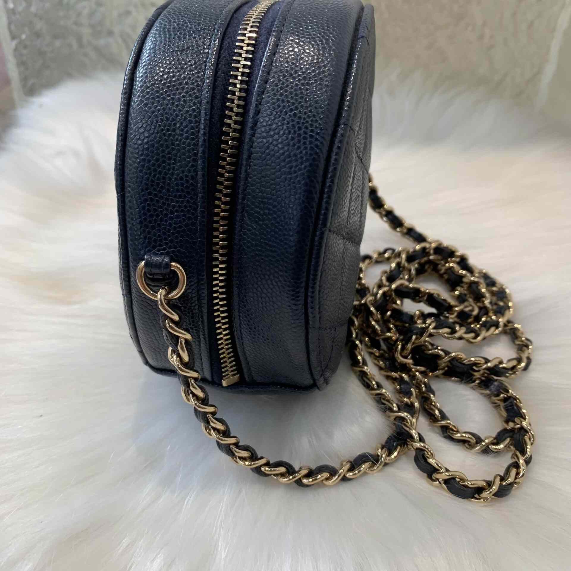 Chanel Pre-loved Bag Very good condition Size ONE SIZE - 3 Thumbnail