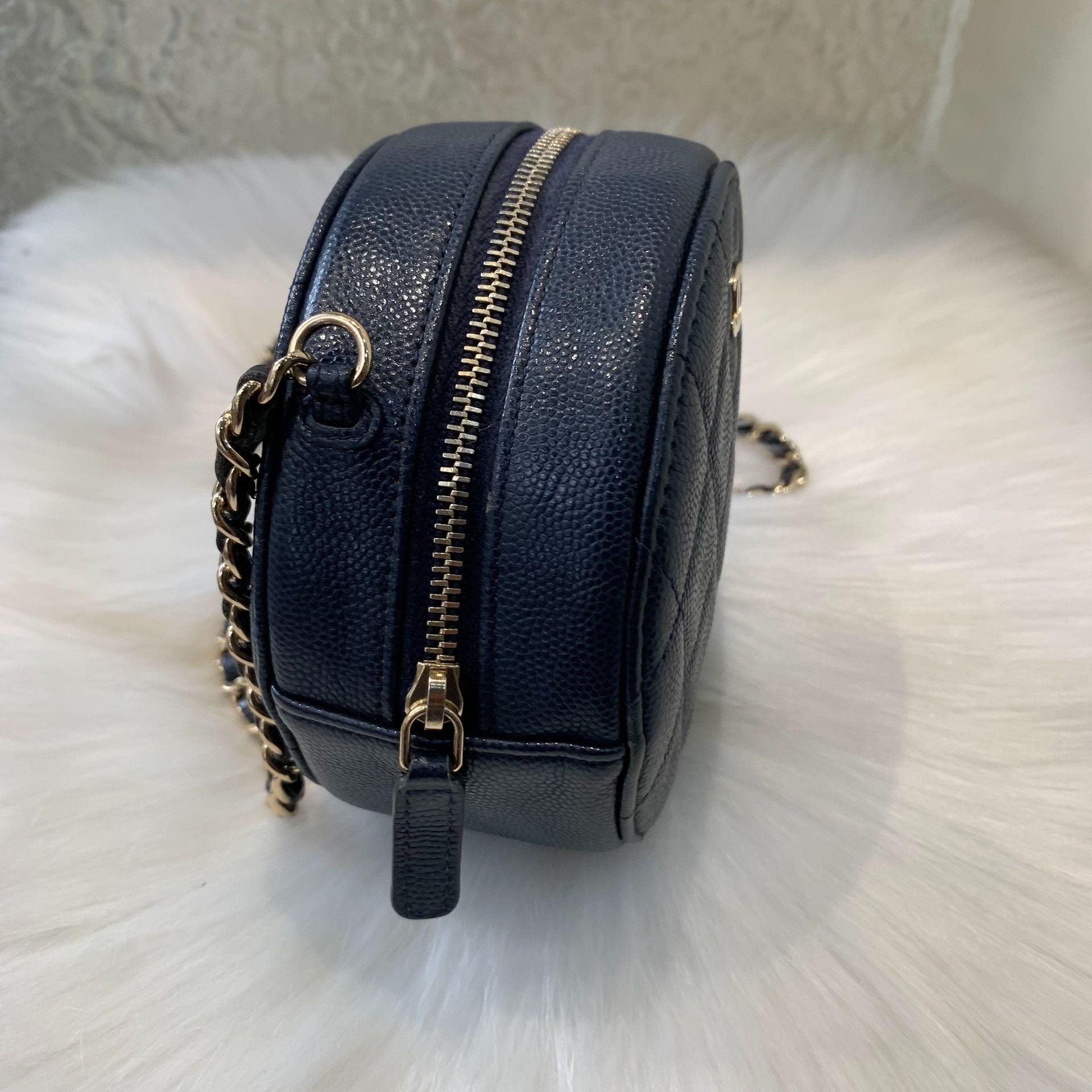 Chanel Pre-loved Bag Very good condition Size ONE SIZE - 2 Thumbnail