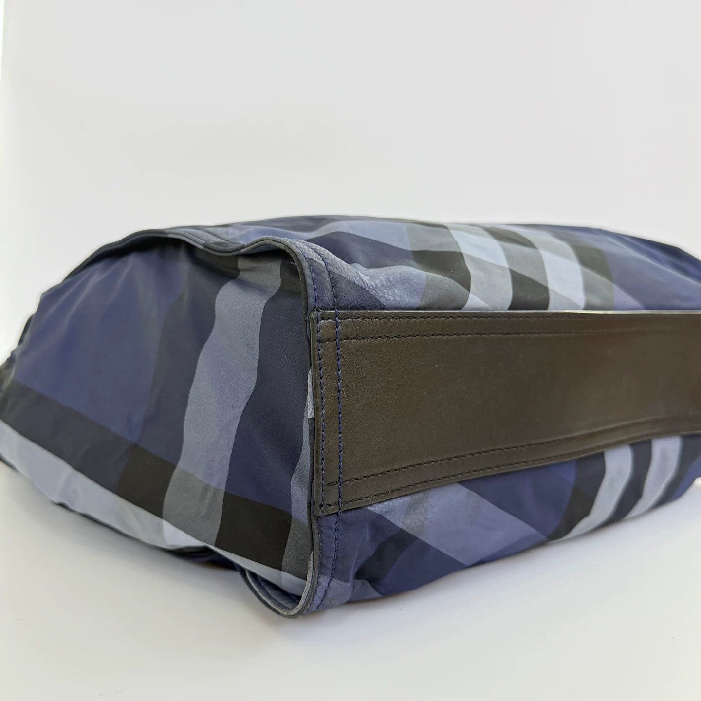 Burberry Pre-loved Bag Very good condition Size ONE SIZE - 7 Thumbnail