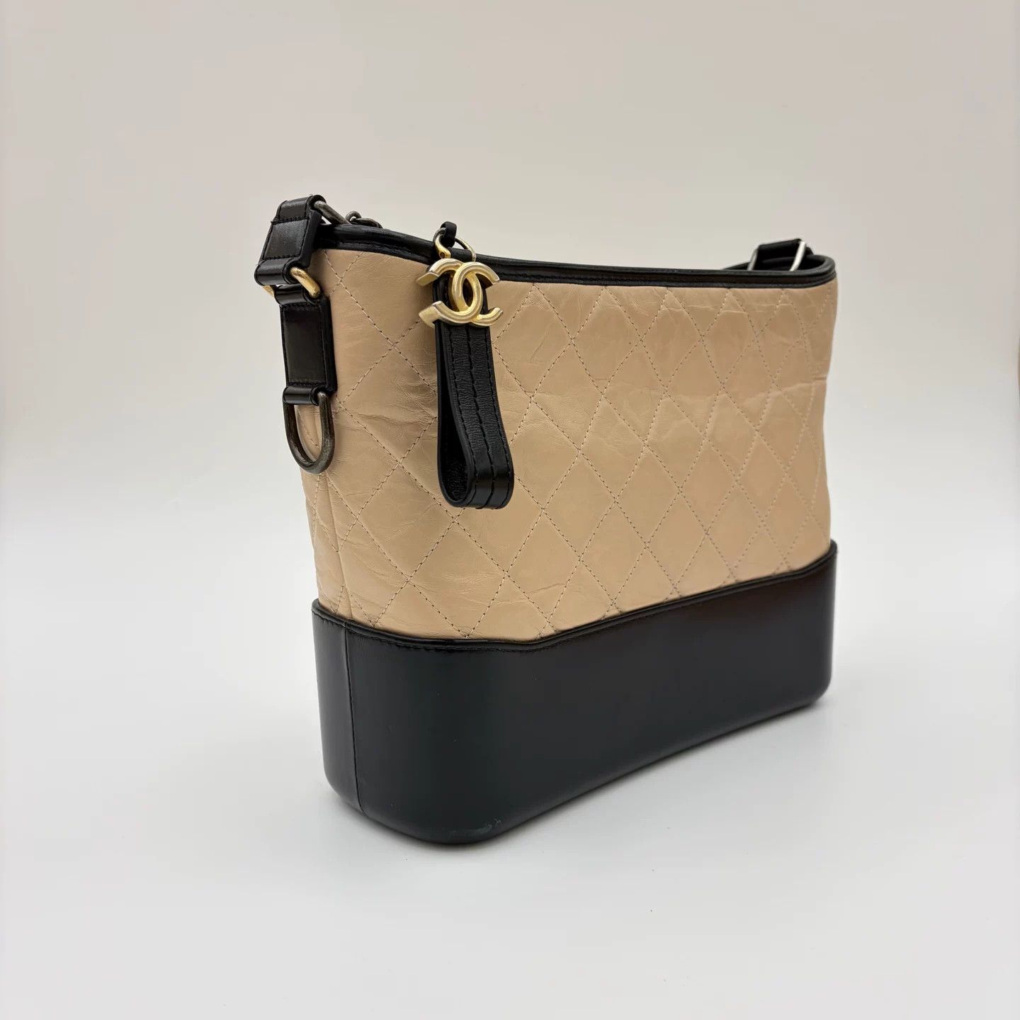Chanel Pre-loved Bag Very good condition Size ONE SIZE - 3 Thumbnail
