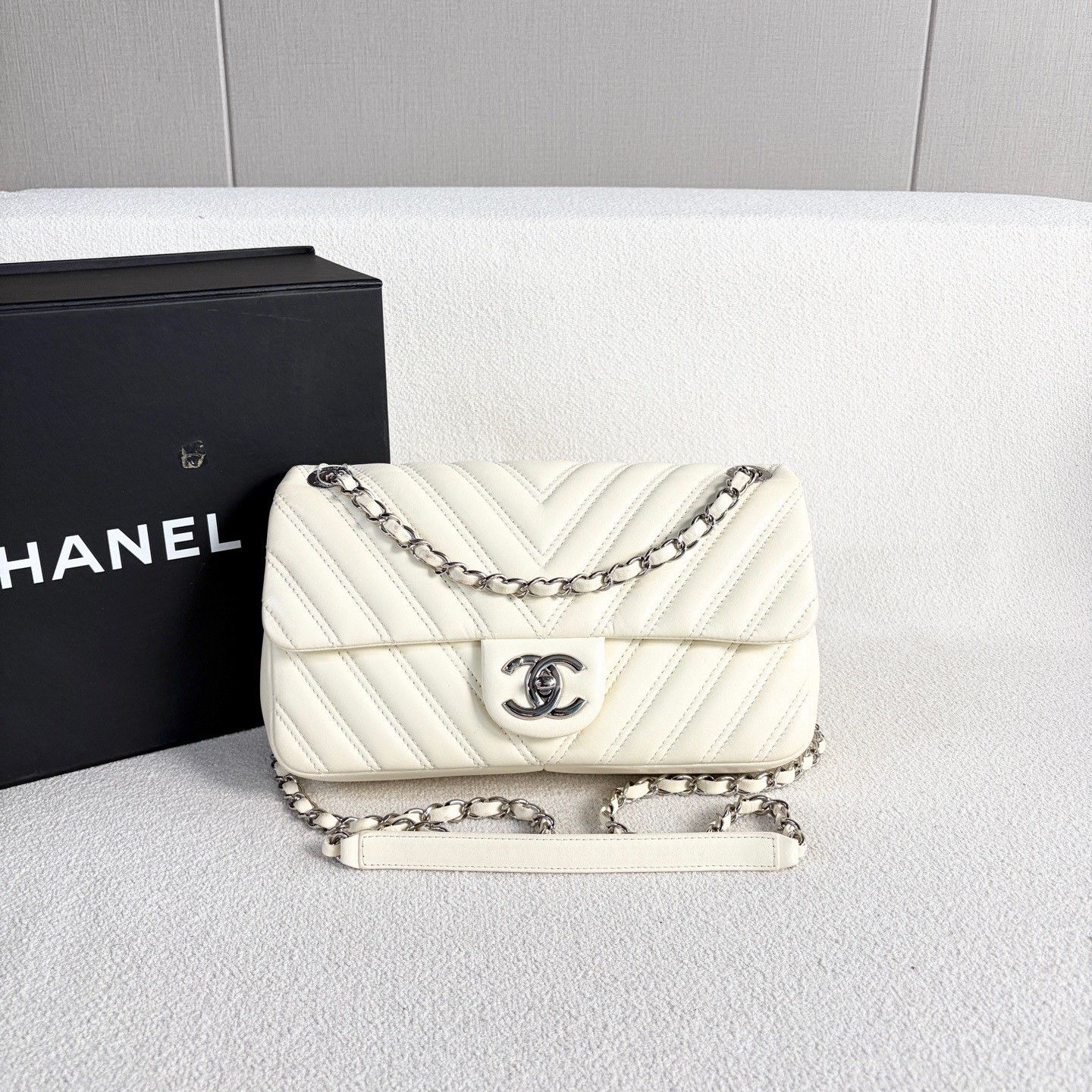 Chanel Pre-loved Bag Very good condition Size ONE SIZE - 2 Thumbnail