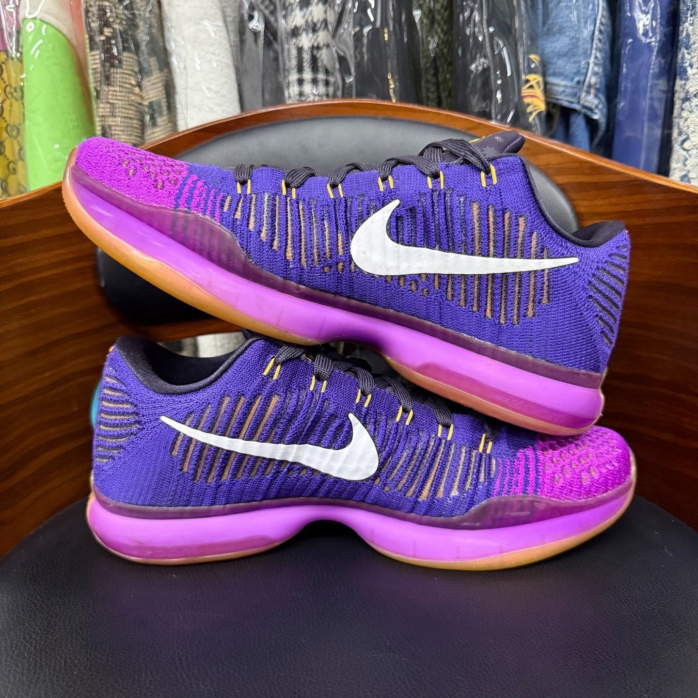 Nike Nike KOBE10 Lowtop Sneakers 9.5 Men Size US 9.5 / EU 42-43 - 6 Thumbnail