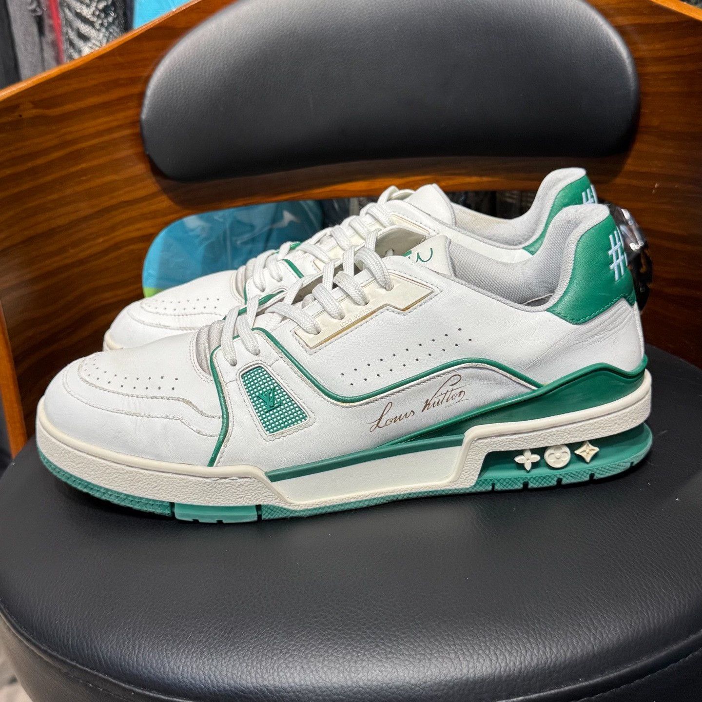 Louis Vuitton Louis Vuitton Training Green Lowtop Sneakers 9 Men Size US 9 / EU 42 - 6 Thumbnail
