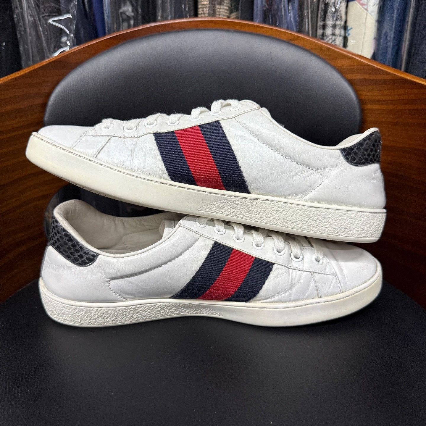 Gucci Gucci Animal Print White Lowtop Sneakers 8.5 Men Size US 8.5 / EU 41-42 - 7 Thumbnail