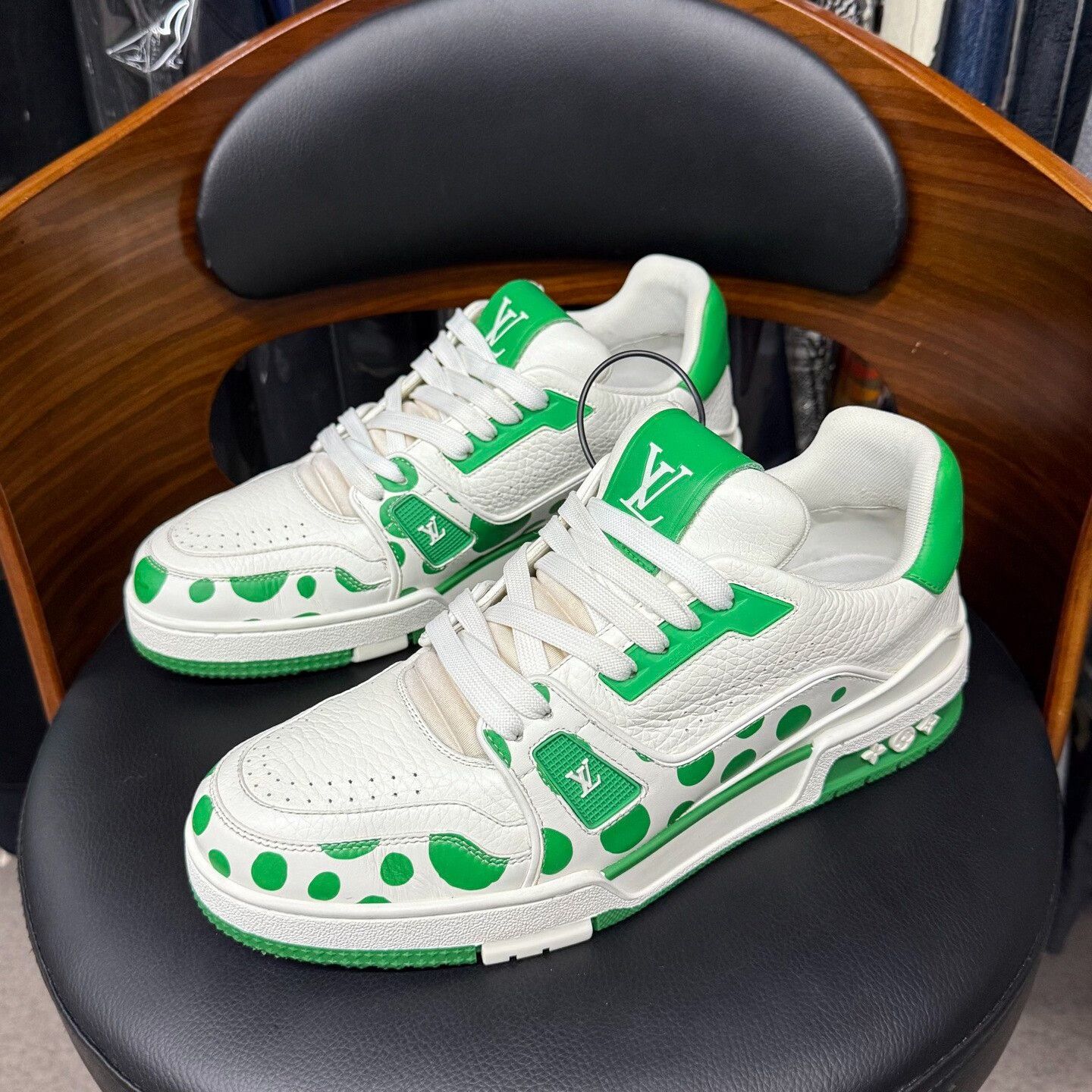 Louis Vuitton Louis Vuitton Collab Limited Green Lowtop Sneakers 8.5 Men Size US 8.5 / EU 41-42 - 2 Thumbnail