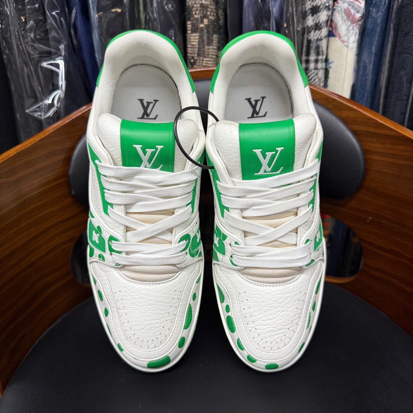 Louis Vuitton Louis Vuitton Collab Limited Green Lowtop Sneakers 8.5 Men Size US 8.5 / EU 41-42 - 5 Thumbnail
